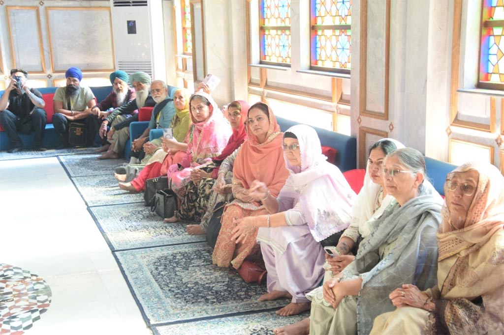 Minhaj University Lahore Celebrates Birthday of Baba Guru Nanak with Sikh Delegation