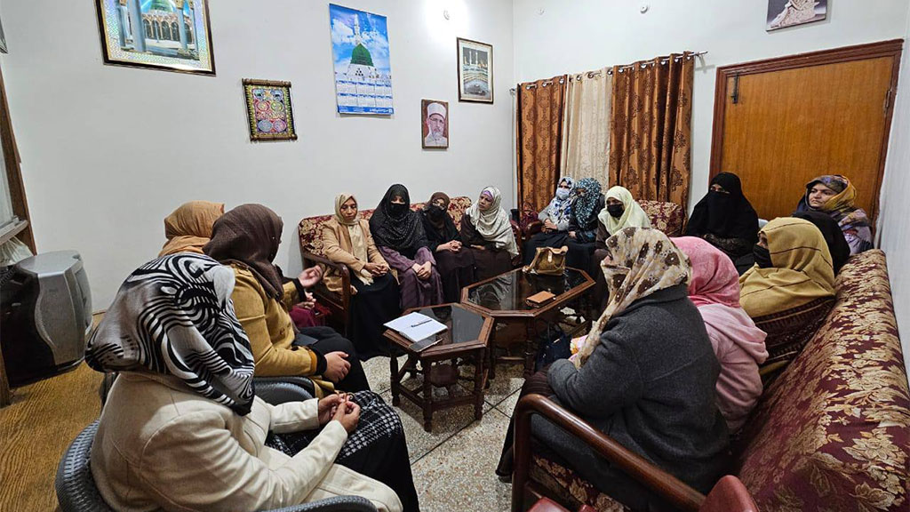 Minhaj women Leauge Team Visits Sheikhupura