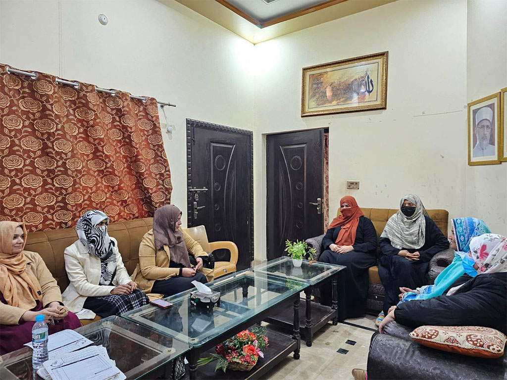 Minhaj women Leauge Team Visits Sheikhupura