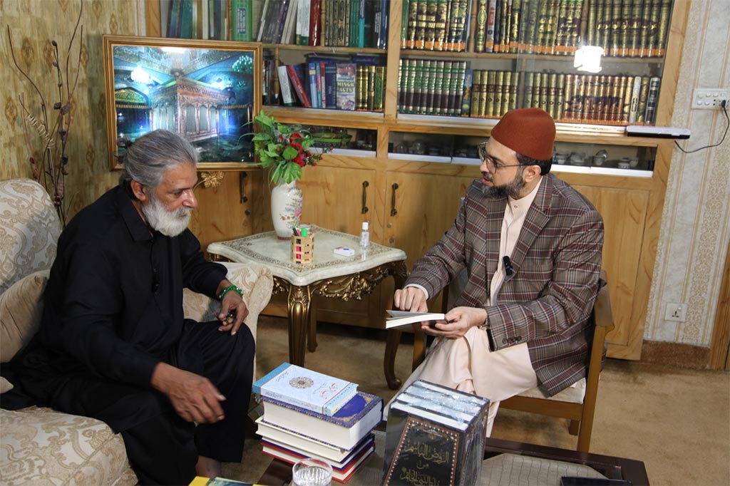 Murshid masood qazi meeting dr hassan mohi-ud-din qadri at al Qadria Lahore