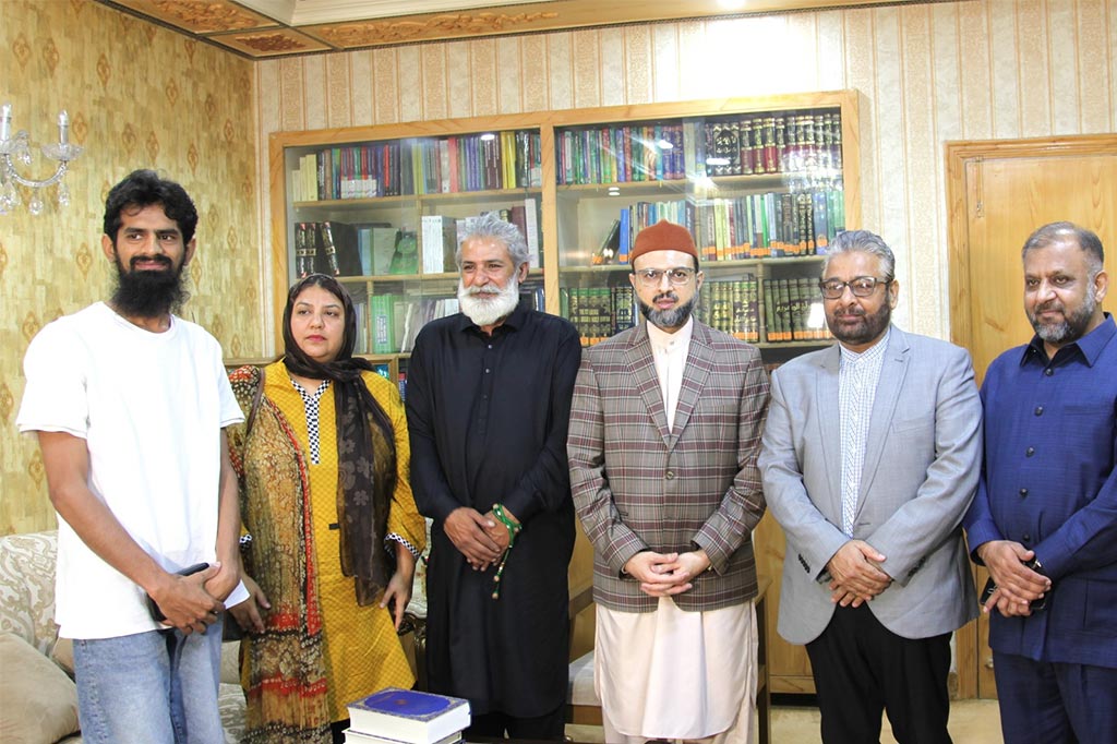 Murshid masood qazi meeting dr hassan mohi-ud-din qadri at al Qadria Lahore