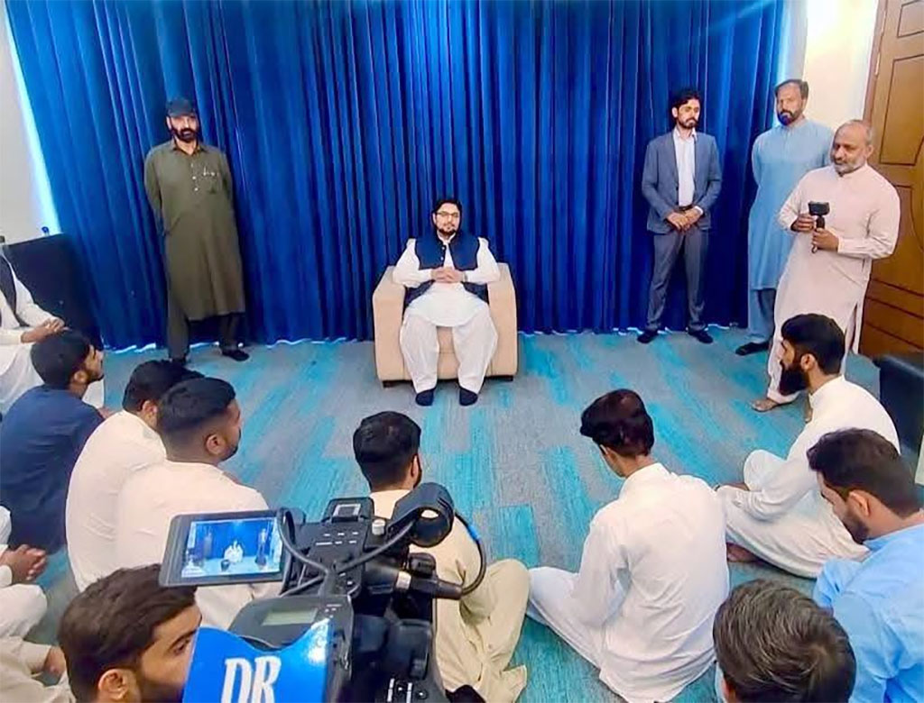 Organizational leaders of Sargodha district met with Dr. Hussain Qadri