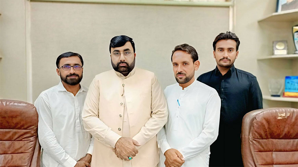 PAT Social Media Officials Sargodah Visit Central Office Lahore