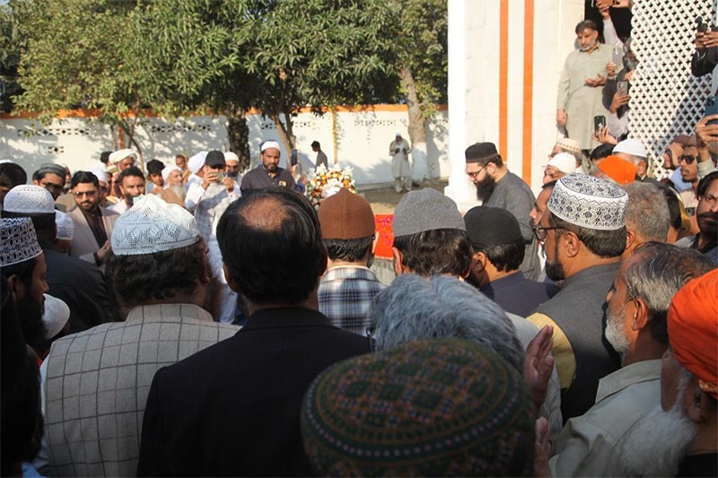 Prof Dr Hassan Mohiuddin Qadri Visit Darbar Aliya Chishtia Kamonke