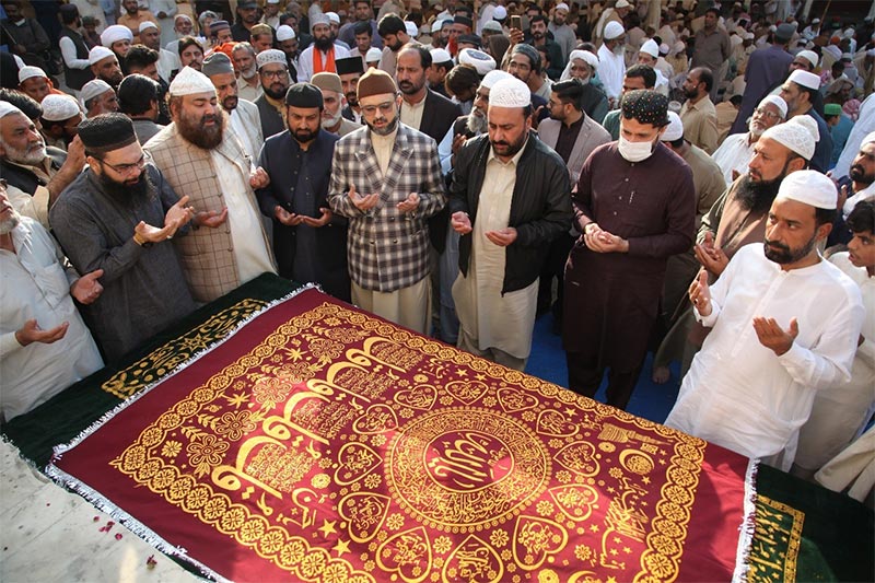 Prof Dr Hassan Mohiuddin Qadri Visit Darbar Aliya Chishtia Kamonke