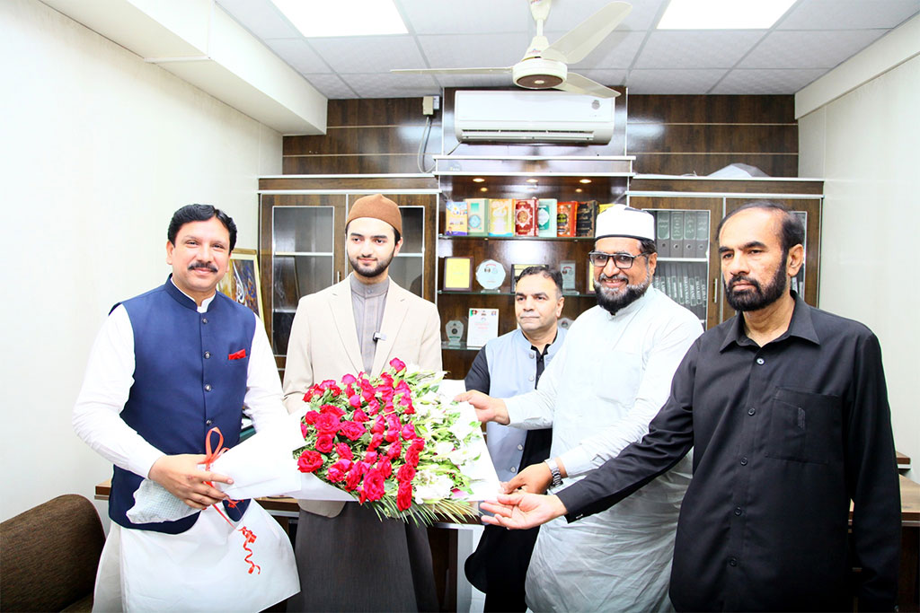 Shaykh Ahmad Mustafa al-Arabi al-Qadri Visits Departments of MQI Central Secretariat
