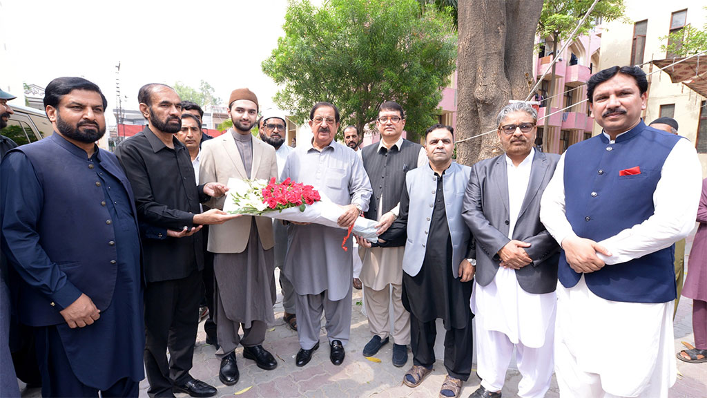 Shaykh Ahmad Mustafa al-Arabi al-Qadri visited the Central Secretariate of Minhaj-ul-Quran International