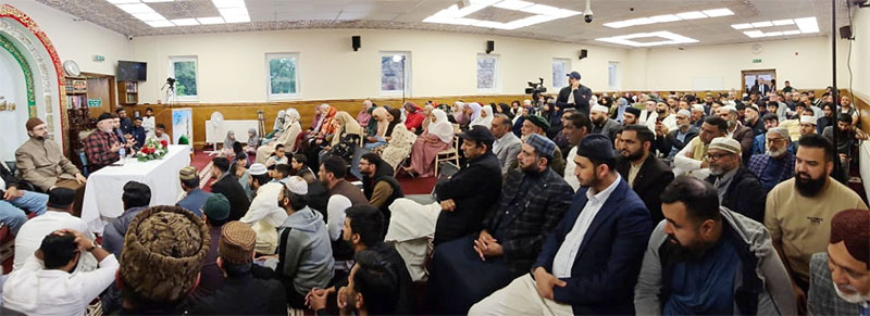 Shaykh-ul-Islam delivers powerful counsel in Glasgow on faith, family, and the importance of Jama’at
