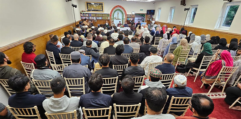 Shaykh-ul-Islam delivers powerful counsel in Glasgow on faith, family, and the importance of Jama’at