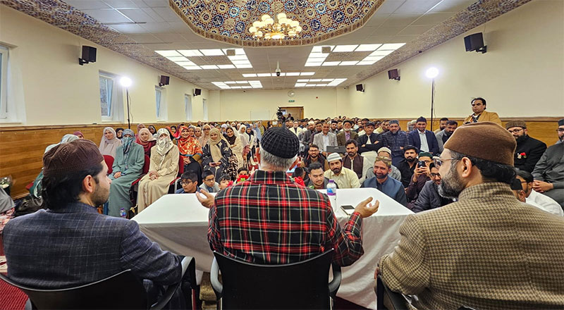 Shaykh-ul-Islam delivers powerful counsel in Glasgow on faith, family, and the importance of Jama’at