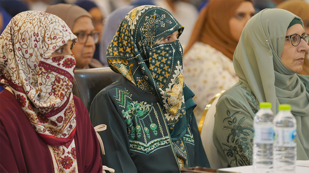 UK: Shaykh-ul-Islam addresses MQI Members on Early Childhood Development, Family Responsibility, and Community Vision