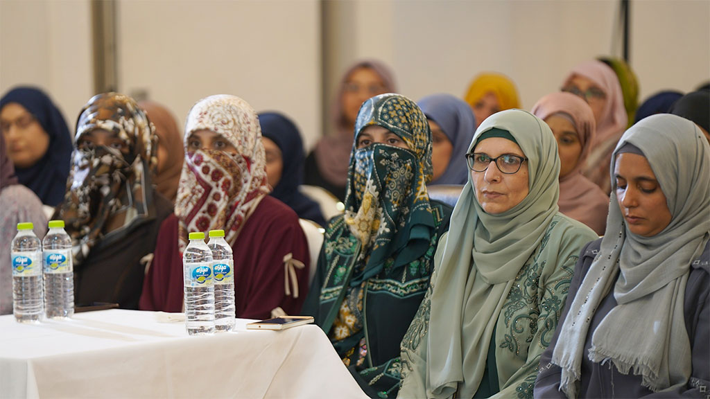 UK: Shaykh-ul-Islam addresses MQI Members on Early Childhood Development, Family Responsibility, and Community Vision