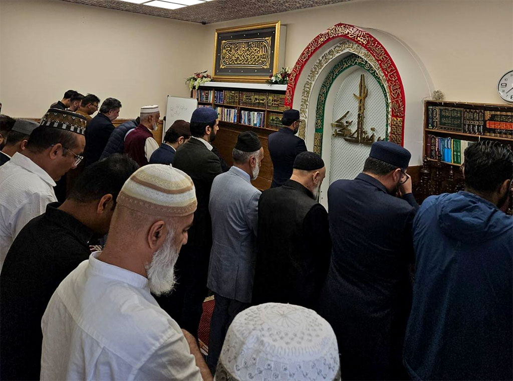 Glasgow: Shaykh ul Islam Dr Muhammad Tahir-ul-Qadri offered the Jummah Prayer at the Minhaj-ul-Quran Islamic Centre