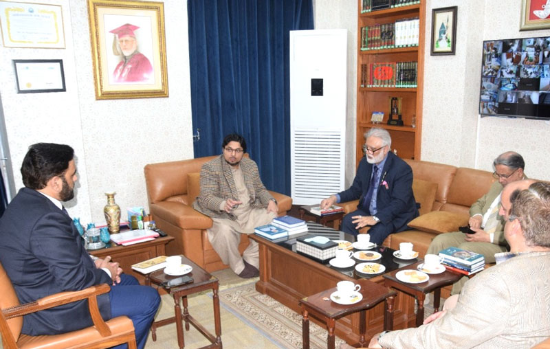 Top educationists meet Prof. Dr. Hussain Qadri