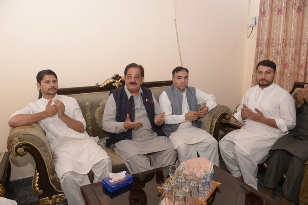 Tribute to the Martyrs of Model Town – Pakistan Awami Tehreek Delegation Visits Graves