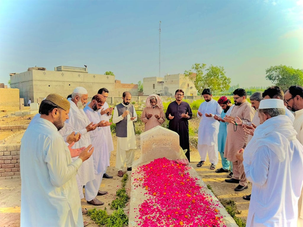 Tribute to the Martyrs of Model Town – Pakistan Awami Tehreek Delegation Visits Graves