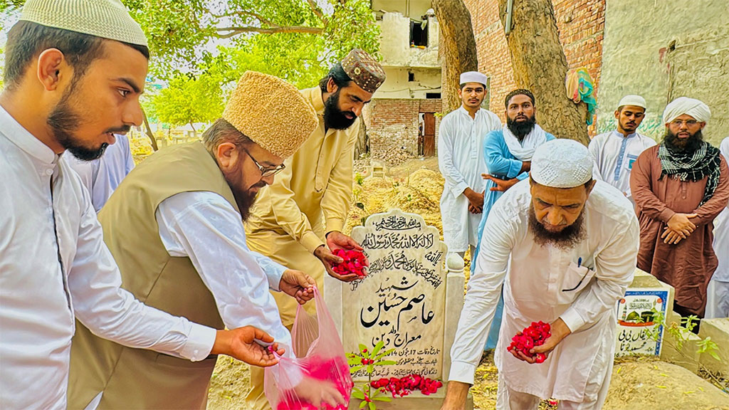 Tribute to the Martyrs of Model Town – Pakistan Awami Tehreek Delegation Visits Graves