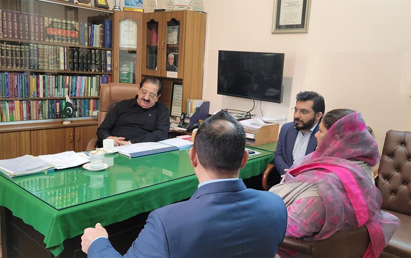 canadian political social delegation meets dr hussain qadri