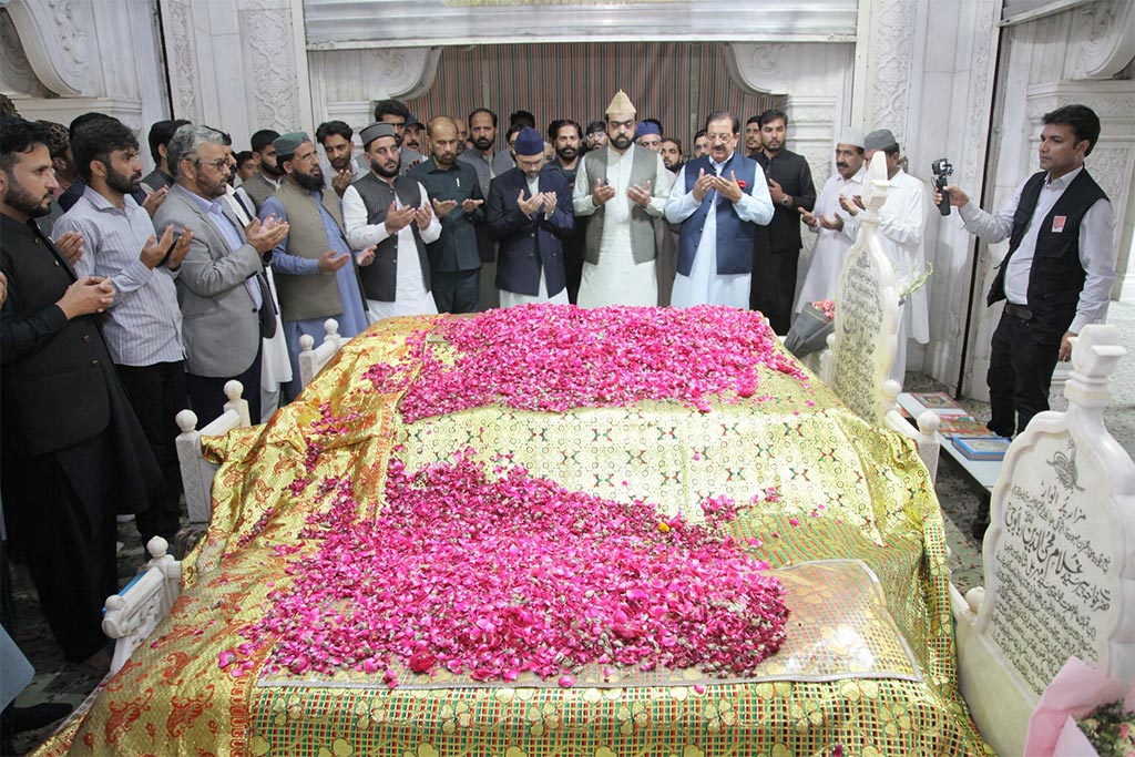 dr hassan mohi-ud-din qadri Visits Drbar Golra Shariff Islamabad