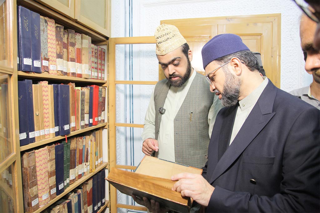 dr hassan mohi-ud-din qadri Visits Drbar Golra Shariff Islamabad
