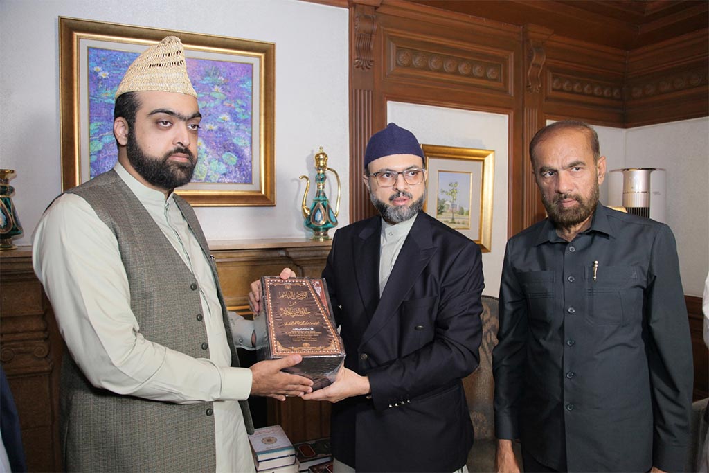 dr hassan mohi-ud-din qadri Visits Drbar Golra Shariff Islamabad