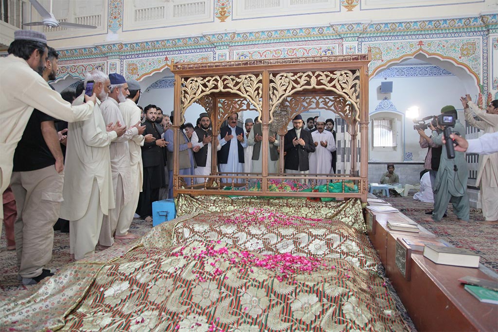 dr hassan mohi-ud-din qadri Visits Drbar Golra Shariff Islamabad