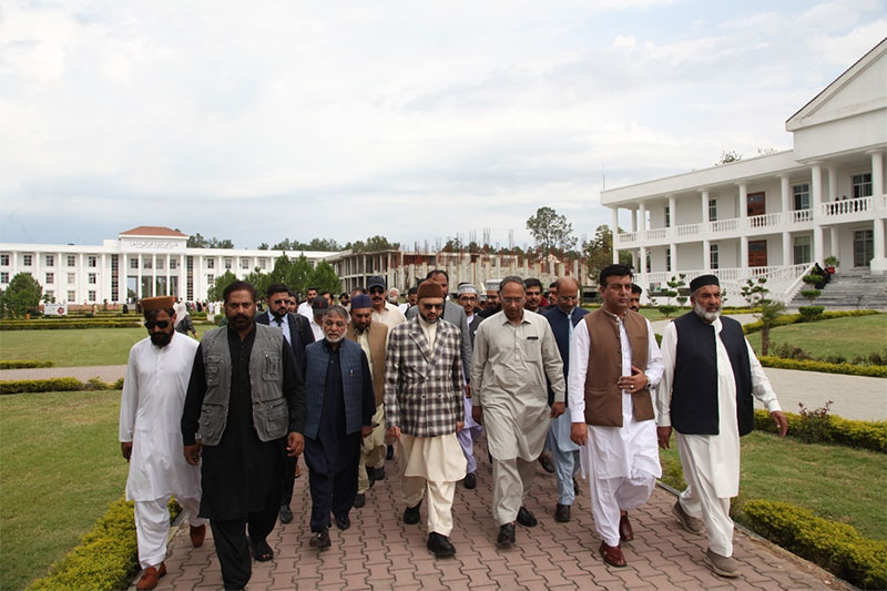 Warm Welcome of Professor Dr. Hassan Mohiuddin Qadri at Haripur University