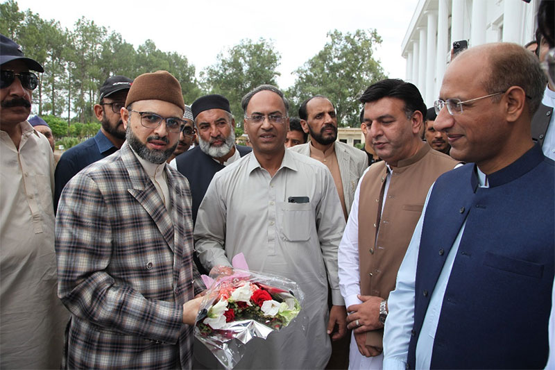 Warm Welcome of Professor Dr. Hassan Mohiuddin Qadri at Haripur University