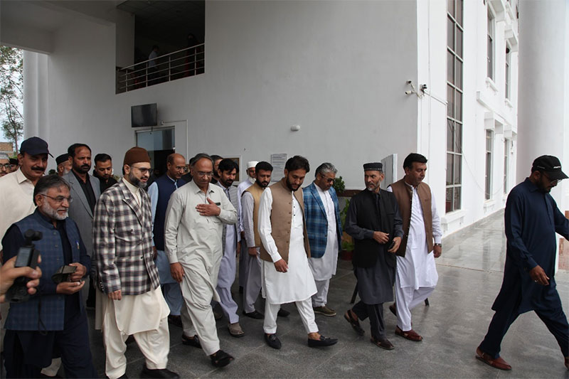 Warm Welcome of Professor Dr. Hassan Mohiuddin Qadri at Haripur University