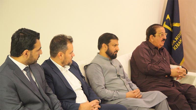 dr hussain qadri meets chairman di khan new city