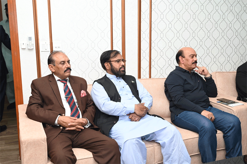 Business Delegation Visits MUL Meets Prof Dr Hussain Qadri
