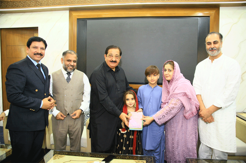 Child Star Zartasha Kashif Meets Dr Hussain Qadri