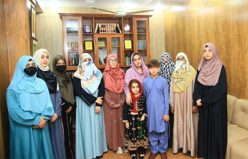 Child Star Zartasha Kashif Meets Dr Hussain Qadri