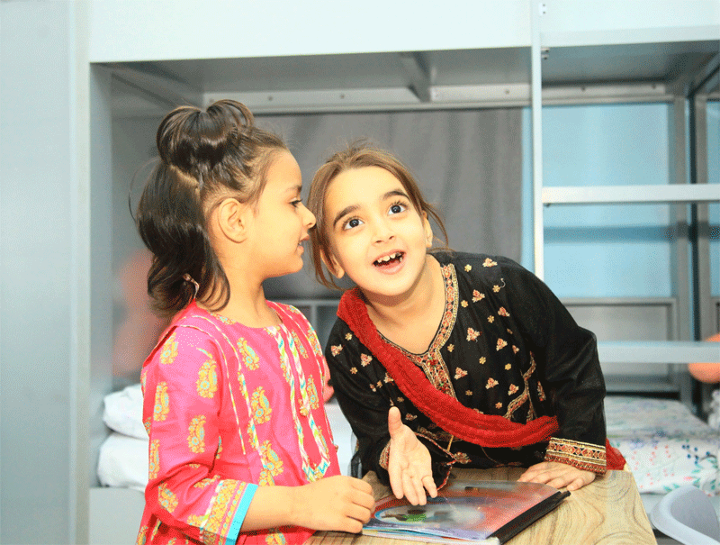 Child Star Zartasha Kashif Meets Dr Hussain Qadri
