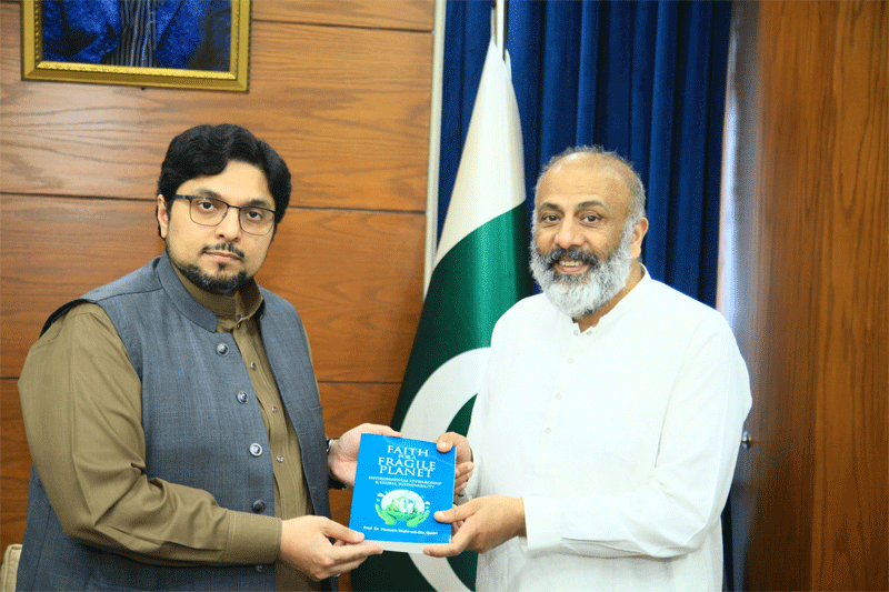 Child Star Zartasha Kashif Meets Dr Hussain Qadri