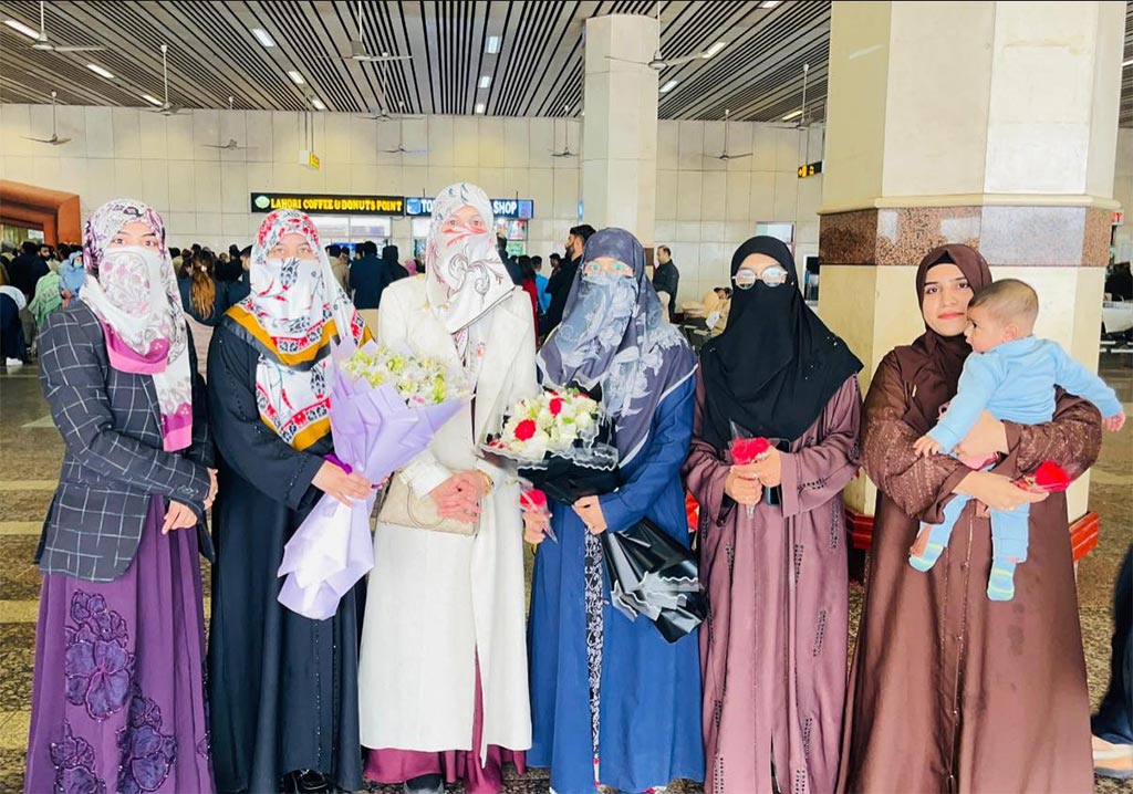 Dr. Ghazala Qadri received at the airport by Minhaj-ul-Quran Women’s League Pakistan team