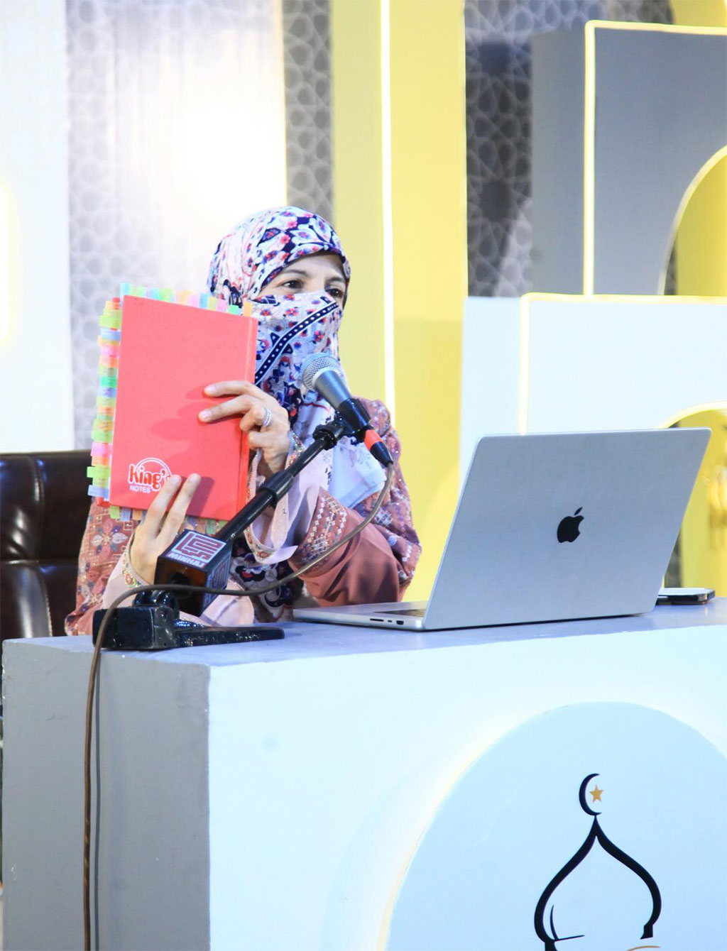 Dr. Ghazala Qadri Delivers Keynote at Minhaj College Fehm-e-Danish Quran Ceremony