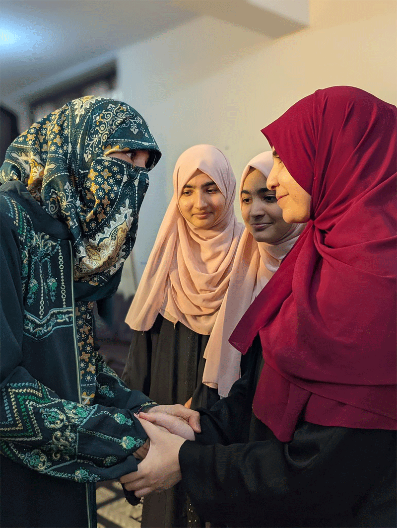 Dr Ghazala Qadri, Mrs Fizzah Hussain Qadri Attend Iftar Meet at MCW