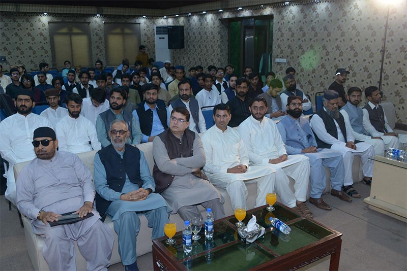Dr Hassan Qadri Addresses Students at Shariah College Ceremony