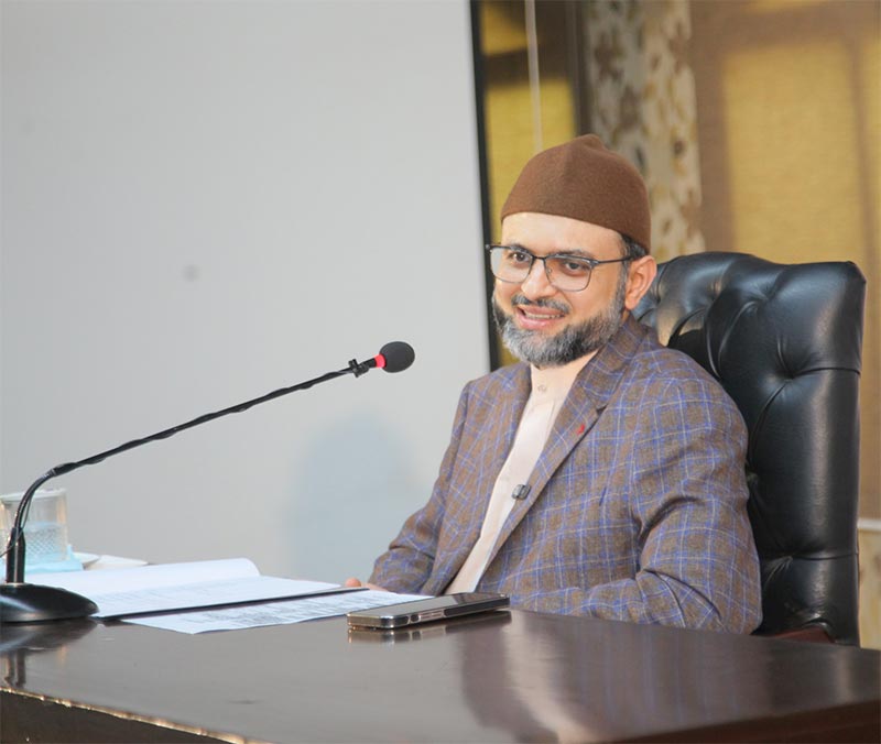 Dr Hassan Qadri Addresses Students at Shariah College Ceremony