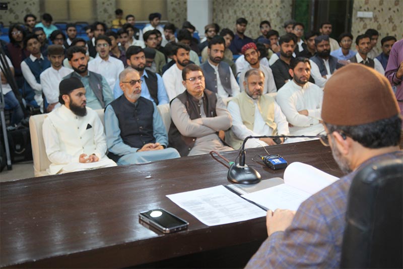 Dr Hassan Qadri Addresses Students at Shariah College Ceremony