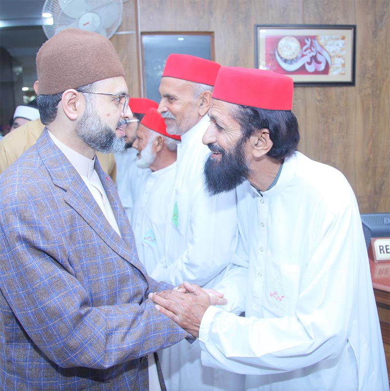 Dr Hassan Qadri Interacts with MQI Members at Jami Shaykh ul Islam
