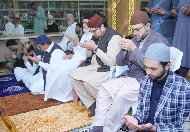Dr Hassan Qadri Interacts with MQI Members at Jami Shaykh ul Islam
