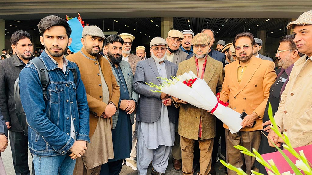 چیئرمین سپریم کونسل منہاج القرآن انٹرنیشنل پروفیسر ڈاکٹر حسن محی الدین قادری گلف ممالک کے دورے کے بعد علامہ اقبال انٹرنیشنل ایئرپورٹ لاہور پہنچنے پر استقبال