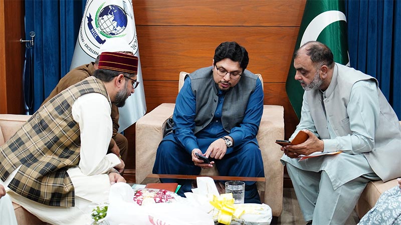 Dr Hussain Mohi-ud-Din Qadri Meets Aghosh Social Media Team