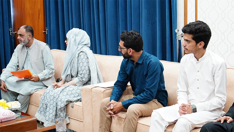 Dr Hussain Mohi-ud-Din Qadri Meets Aghosh Social Media Team