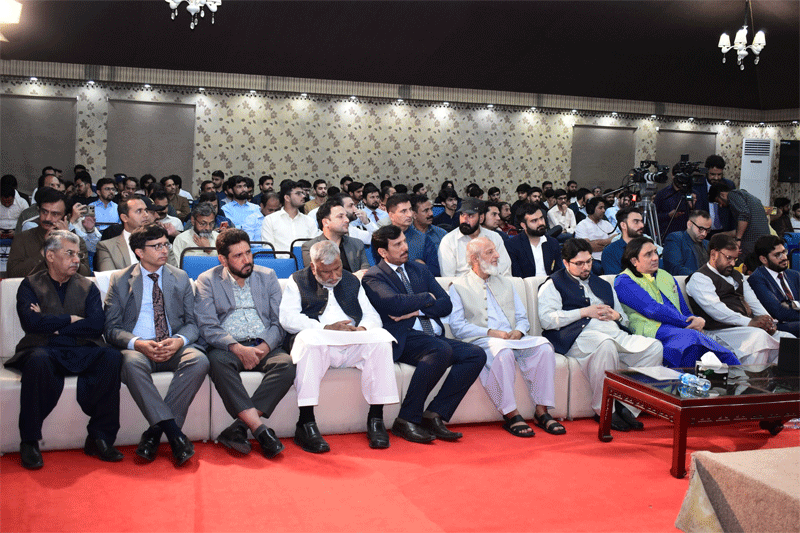 Dr. Hussain Qadri Addresses Alumni Reunion
