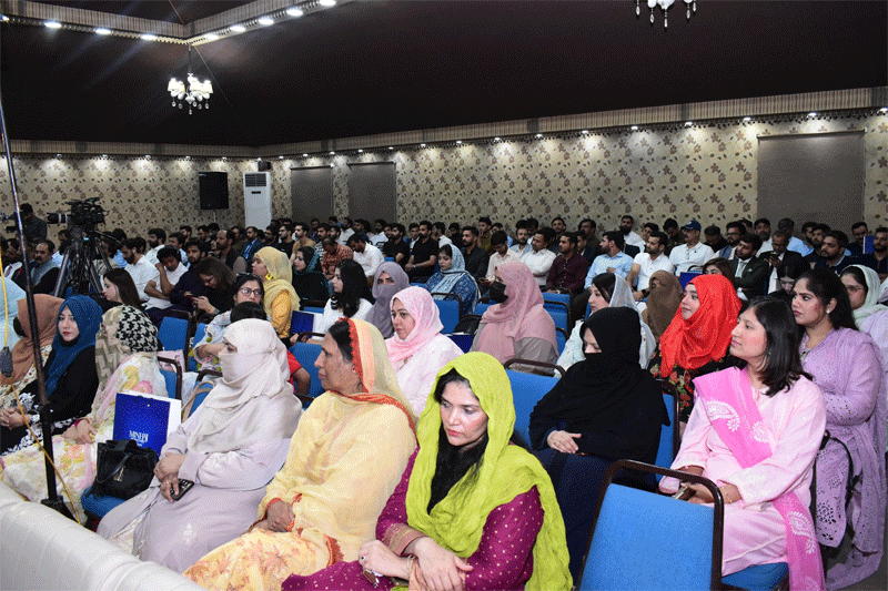 Dr. Hussain Qadri Addresses Alumni Reunion