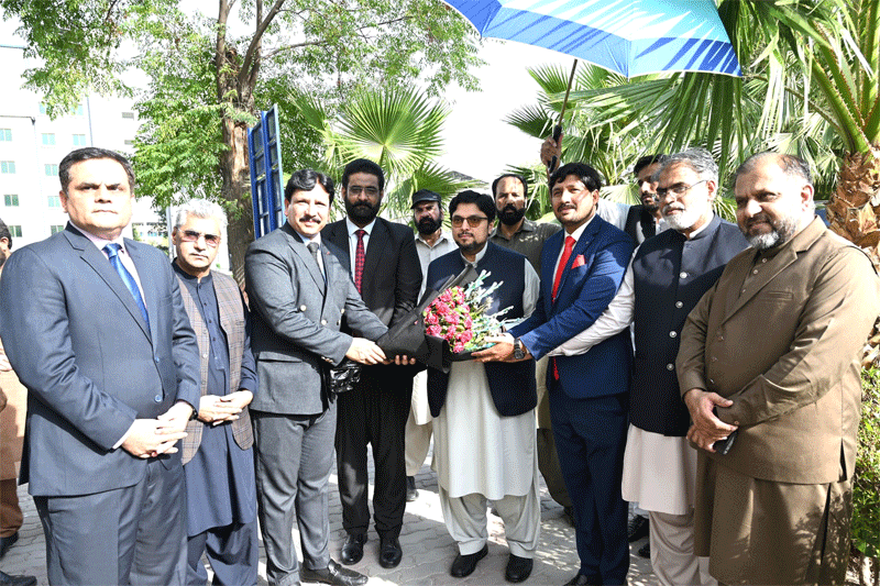 Dr. Hussain Qadri Addresses Modern Educational Challenges