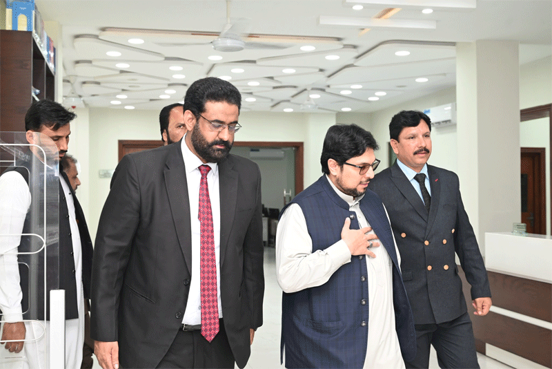 Dr. Hussain Qadri Addresses Modern Educational Challenges